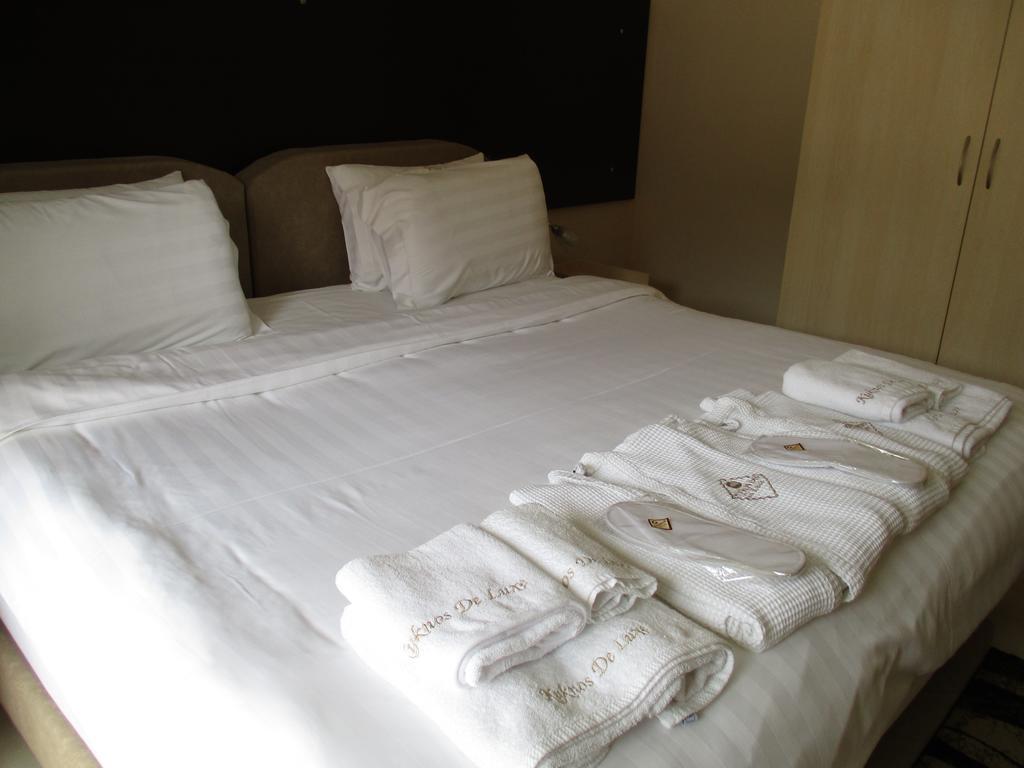 Kyknos De Luxe Suites & Rooms Kesriye Oda fotoğraf