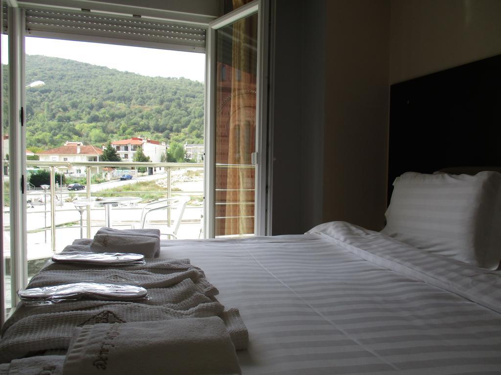 Kyknos De Luxe Suites & Rooms Kesriye Oda fotoğraf