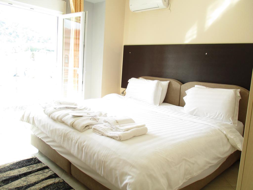 Kyknos De Luxe Suites & Rooms Kesriye Oda fotoğraf